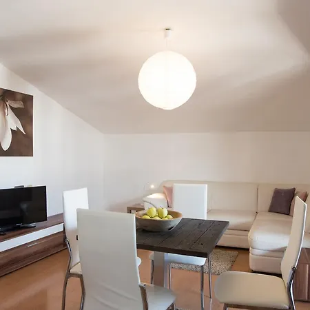 Apartment Alpz *